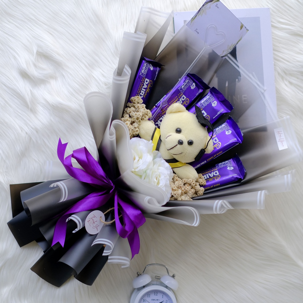 

Buket Snack 002 Bouquet Snack Graduation Buket Cemilan Wisuda Engagement Bouquet Flowers