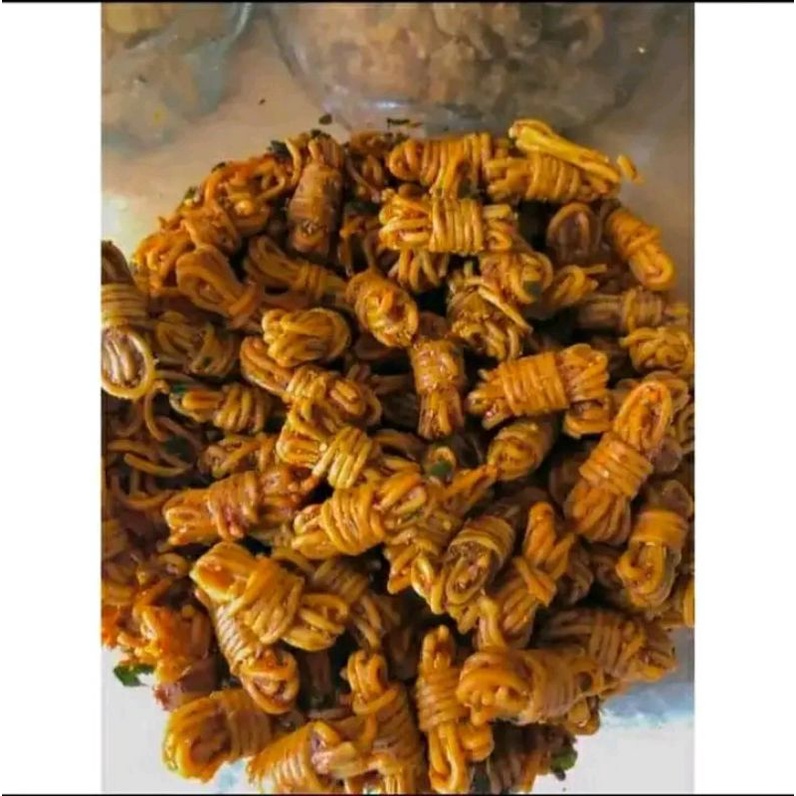 

Mie Uwel cemilan enak cemilan murah