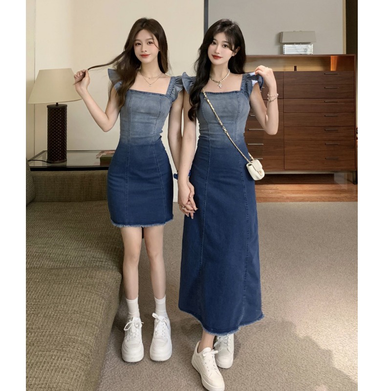 Red 2023 Musim Panas Baru Kecil Denim Gradien Suspender Rok Panjang dengan Lengan Terbang Kecil dan Tepi Mentah Kamar Kerja Honey Dress Wanita