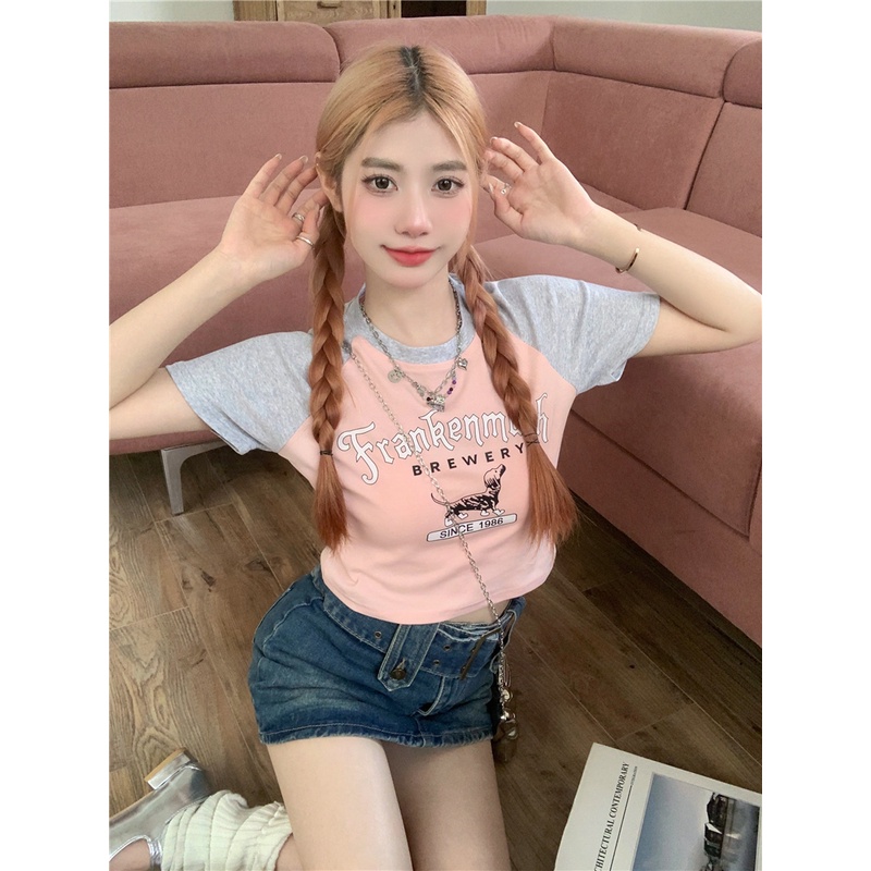 Red Slim Slim Hot Girl Pendek Pencocokan Warna Lengan Pendek T-shirt Wanita Musim Panas 2023 Baru Leher Bulat All-Match Korea top In