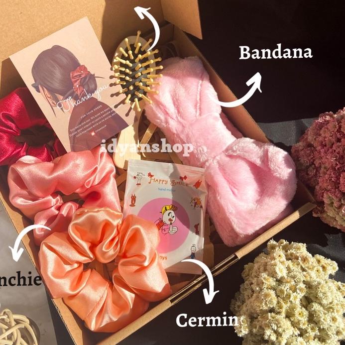 

Original [SCRUNCHIE BANDANA] HAMPERS SCRUNCHIE BANDANA SISIR JEDAI KADO PACAR TUKAR KADO HAMPERS LEBARAN !!