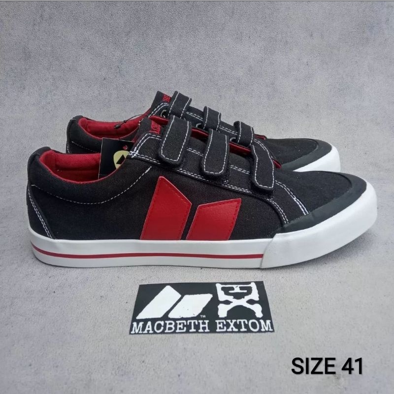 Macbeth Eliot Velcro Black Red Size 41 NEW
