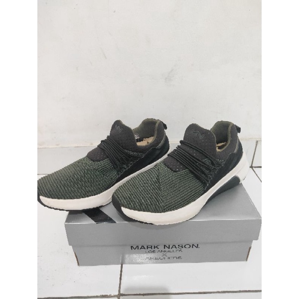 Preloved sepatu mark nason x skechers