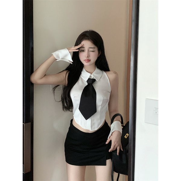 ✱✥ﺴcropped top Niche satin tanpa lengan rompi halter neck anti-slip musim semi dan musim panas hot girls inner bottoming shirt top women s suspenders design sense #COD