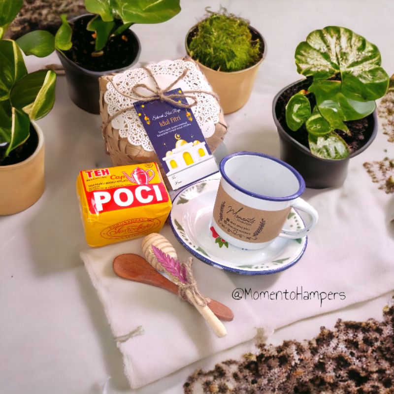 

PAKET NGETEH JADUL / Hampers Pernikahan / Hampers Birthday / Hampers Graduation