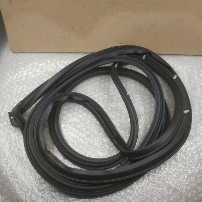84651-56B01 Weatherstrip Front Door LH Vitara Lama, Escudo, Sidekick separe part suzuki termurah