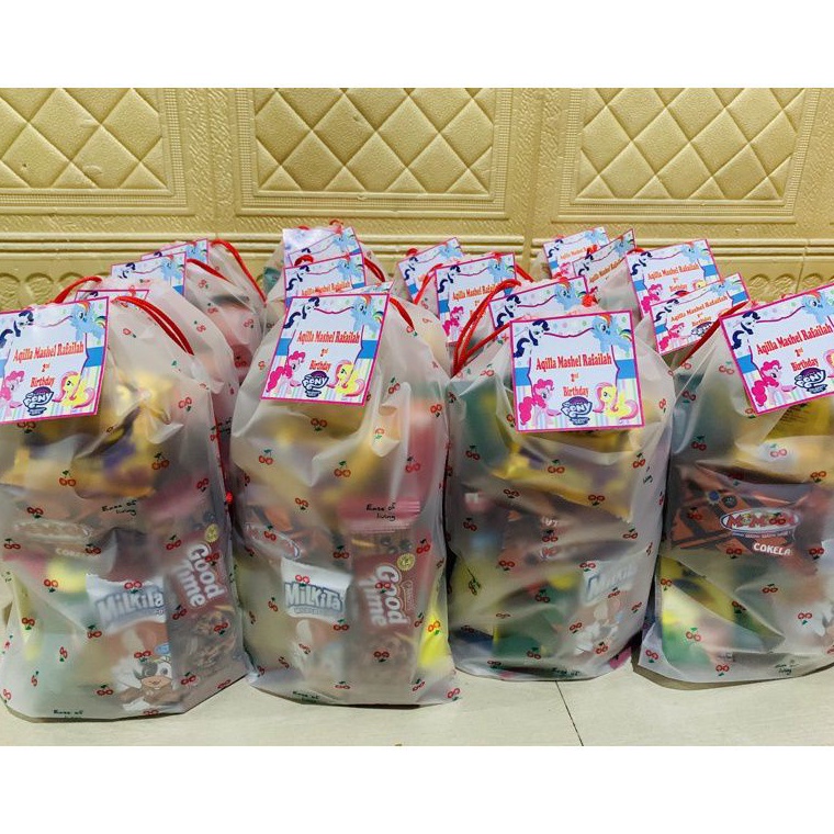 

7.7 HARGA GROSIR Paket Snack Ulang Tahun Anak Hampers Ultah Goodybag Ultah Kemasan Premium Free Card