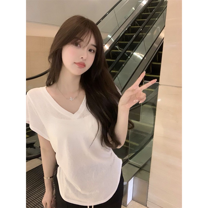 Red Hati-hati Mesin V-Leher Longgar T-shirt Wanita 2023 Musim Panas Baru Rasa Desain Niche Manis Hot Girls All-Match Katun Murni lengan Pendek Tren