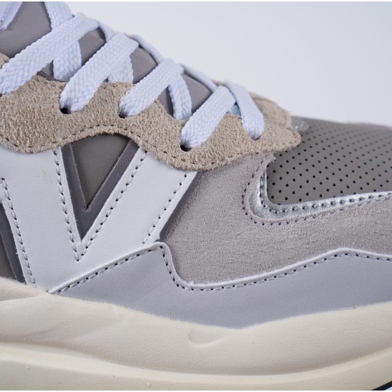 Sepatu New Balance 5740 Grey Day