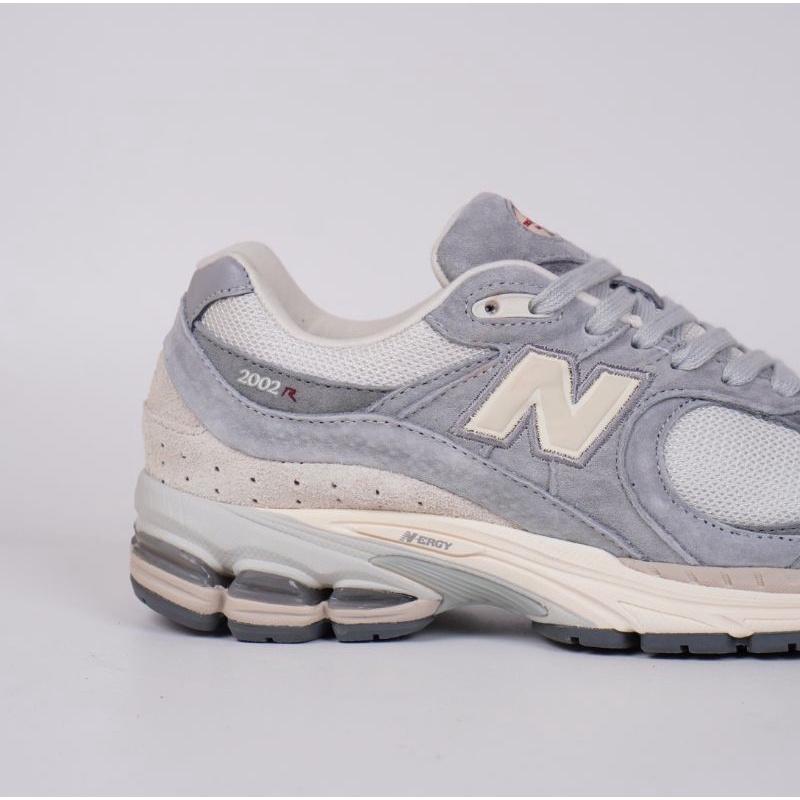 Sepatu New Blance 2002r Lunar New Year Concrete Grey