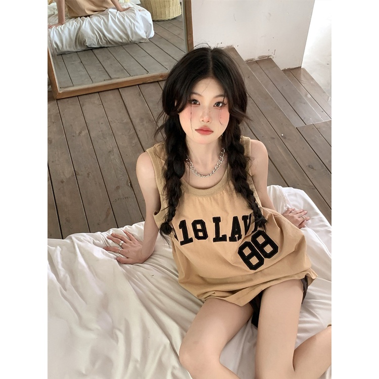 Red Kaos rompi olahraga Amerika untuk wanita musim panas rasa desain retro longgar surat bordir setengah panjang tanpa lengan top in