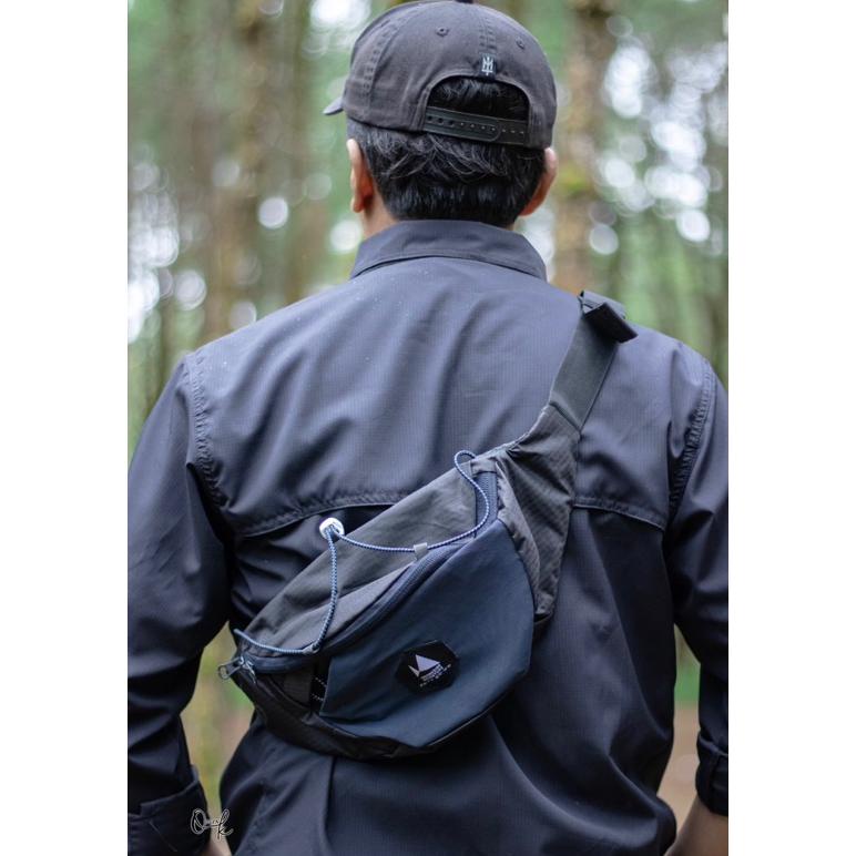 7.7 Tas Pinggang Indonesian Adventure