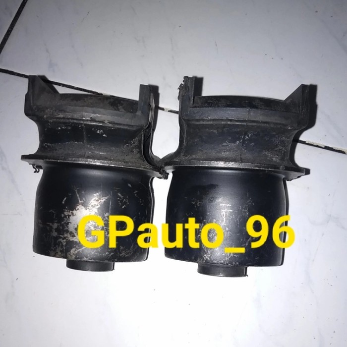 BUSHING ARM RODA BELAKANG NISSAN SERENA C26 ASLI