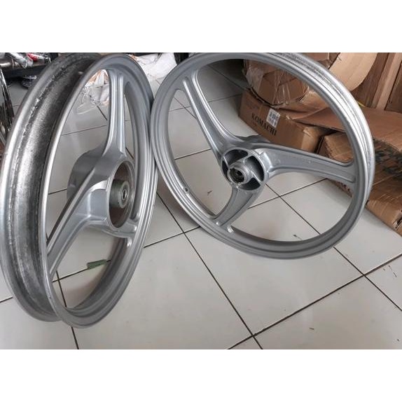 velg velek racing kawasaki kaze r second original