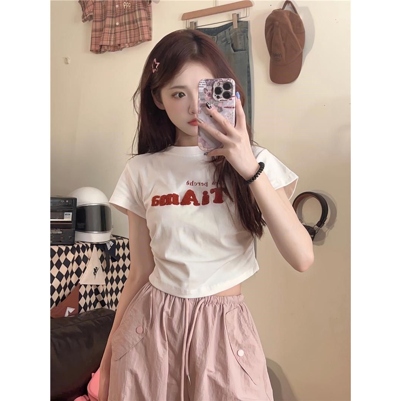 Red Kapas Murni Bahu Musim Panas Lengan Pendek T-shirt Wanita Berkelompok Bordir Amerika Desain Retro Rasa Niche Slim Top Pendek