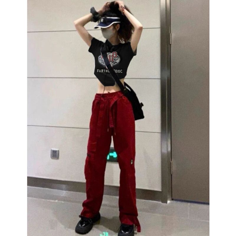 Red Manis dan pedas atasan pendek kerumunan kecil bahu lengan pendek t-shirt wanita 2023 musim panas baru retro jalan pelangsing