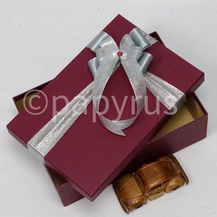 

7.7 PAPYRUS 20x30 Tinggi 10cm Kotak Kado Gift Box Hadiah KOTA KADO