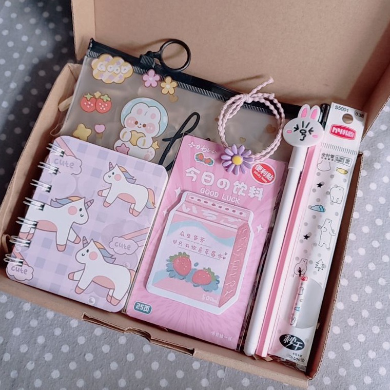 

Kirim langsung Kado unik untuk teman / kado bestie / hampers bestie ulang tahun / hampers unik murah 61