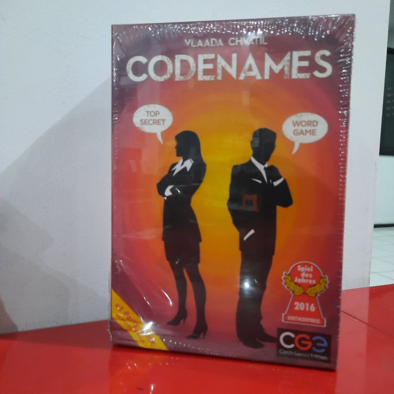 CODENAMES BOARD GAME