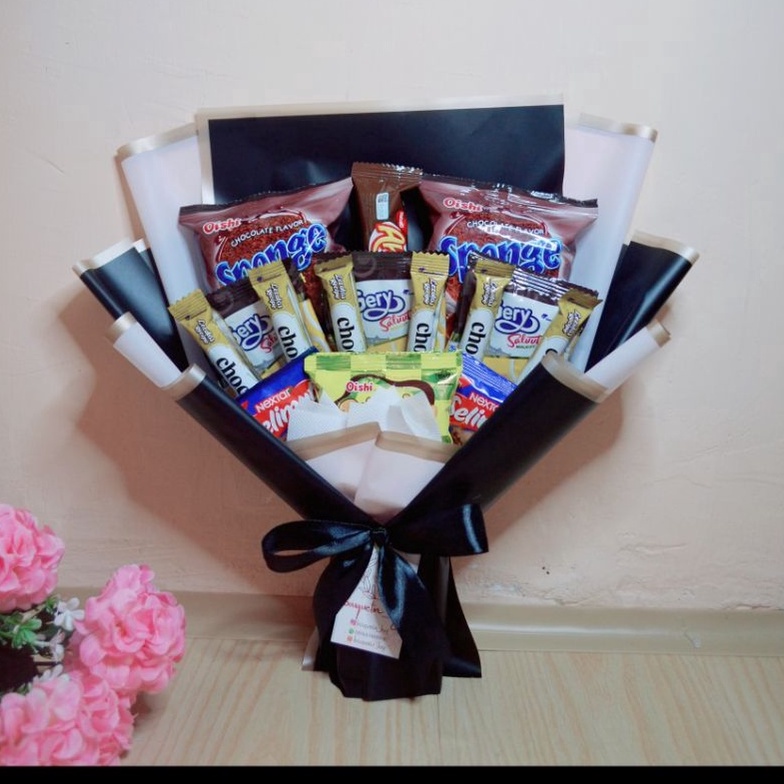 

Kekinian.. (BUKET SNACK 0028) Buket Snack Murah Untuk Hadiah Kado Gift Wisuda Ultah Graduation Wedding Ulang tahun Engagement sempro 57