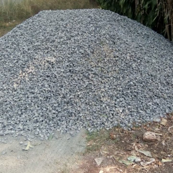 batu split truk tronton 23m3