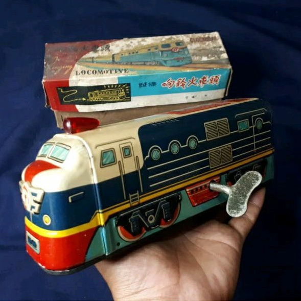 Tintoys Kereta Lokomotif (Pajangan)