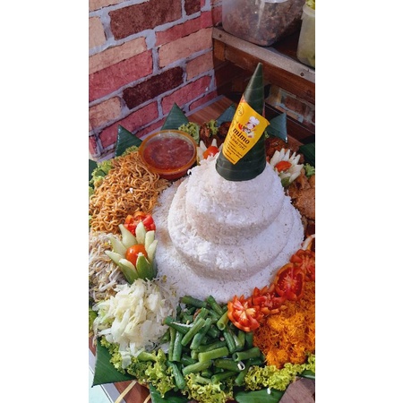 

Nasi Tumpeng