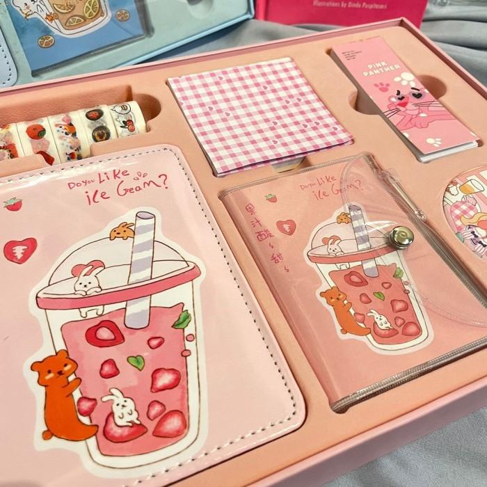 

PAKET ALAT TULIS JURNAL 6 IN 1 MOTIF BOBA LUCU UNIK GAMBAR MINUMAN COD