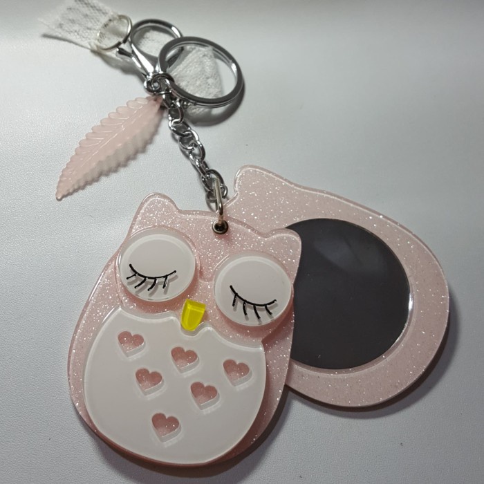 

cermin kecil ada gantungan kuncinya stock sedikit miror qab03