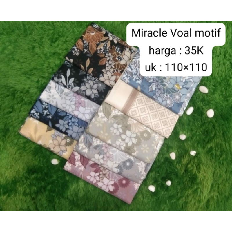 SCARFT UMAMA VOAL MIRACLE MOTIF