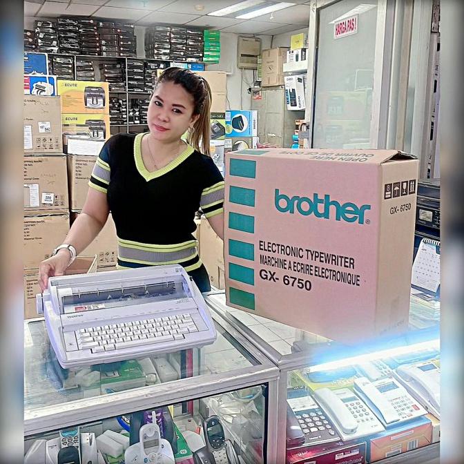 Mesin tik listrik Brother GX 6750