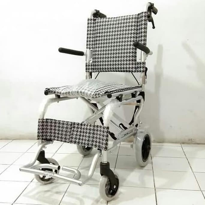 kursi roda traveling aluminium fs804 gea kursi roda gea - khusus gojek