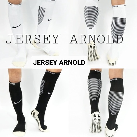 Ce KAOS KAKI NIKE SQUAD ARROW ANTI SLIP ANTISLIP ANTI SLIP GRIP HITAM PUTIH MERAH ABU2 PANJANG DIATA