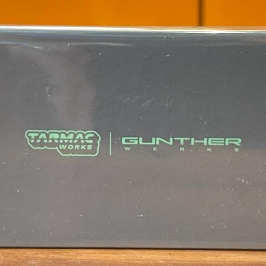 PROMO TARMAC GUNTHER WERKS 993 GREEN TERLARIS