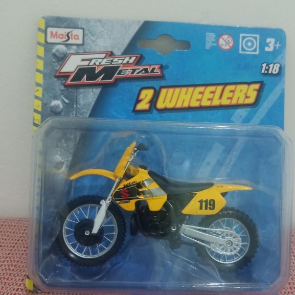 MUST HAVE SUZUKI 2 WHEELERS MAISTO TERLARIS