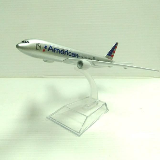 Pesawat Diecast Miniatur American Airlines Boeing B777-300Er