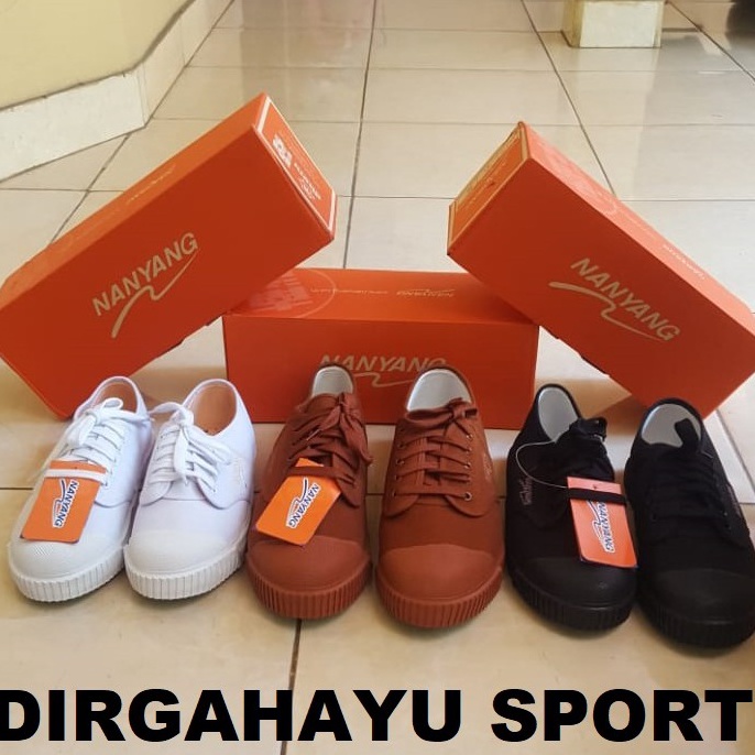 LANGSUNG KIRIM. SEPATU TAKRAW NANYANG ORIGINAL THAILAND WARNA COKLAT PUTIH HITAM