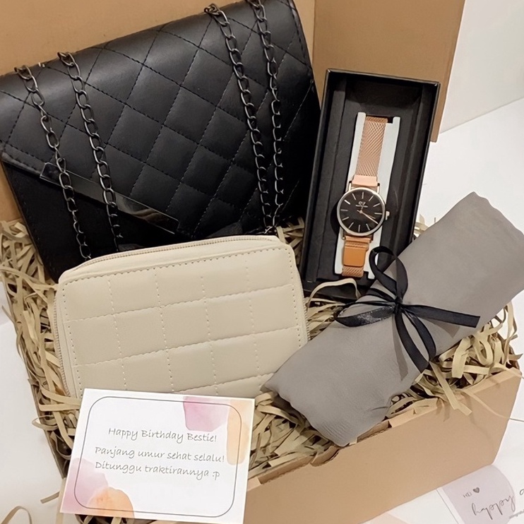 

VLLD3646 (C6369] KADO CEWEK / HADIAH CEWEK /HAMPERS CEWEK / KADO ULANG TAHUN CEWEK / KADO ANNIVERSARRY / HADIAH WEDDING / HAMPERS CEWEK / HAMPERS KADO / HAMPERS WISUDA / KADO WISUDA / GIFTBOX WISUDA