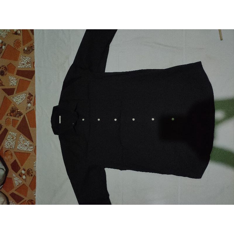 Kemeja uniqlo hitam pekat Size XL