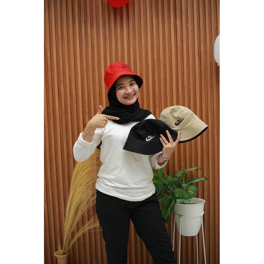 bucket hat topi cewek NIKE