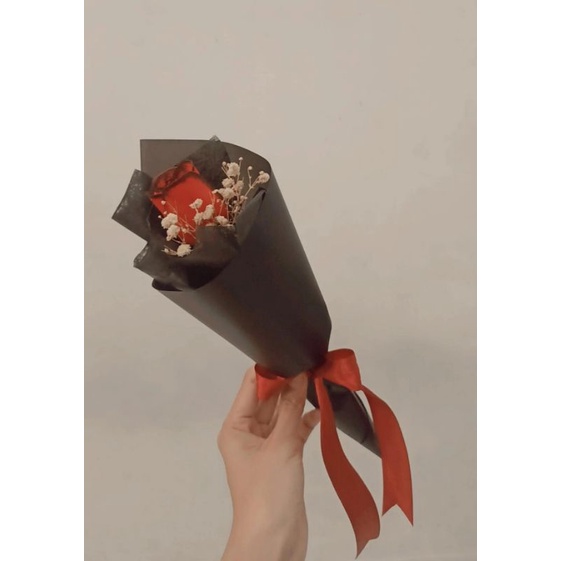 

BUKET SINGLE ROSE BUKET MAWAR 1 TANGKAI BUKET HITAM BUCKET MURAH SIMPLE BUKET WISUDA BUKET AGUSTUSAN