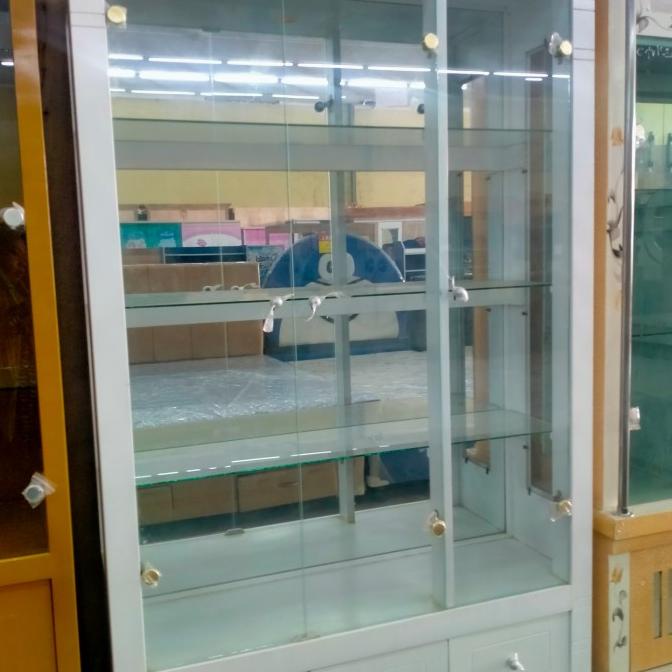 Lemari Hias Kaca 3 Pintu Kristal / Pajangan Kaca Kristal
