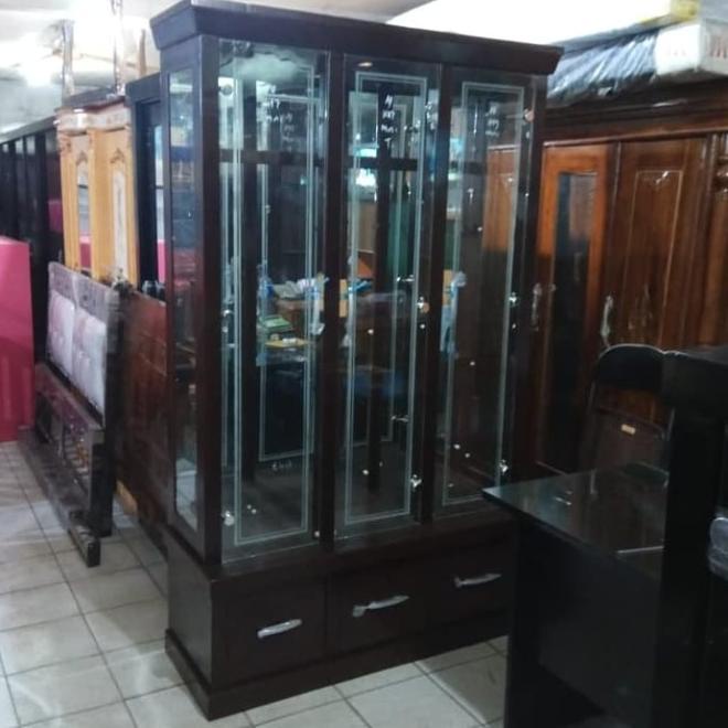 Bufet Pajangan Minimalis 3 Pintu Full Kaca - Bupet Lemari Pajangan