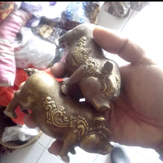 Althis- Patung Babi Hoki Bahan Kuningan Harga Satuan Terbatas