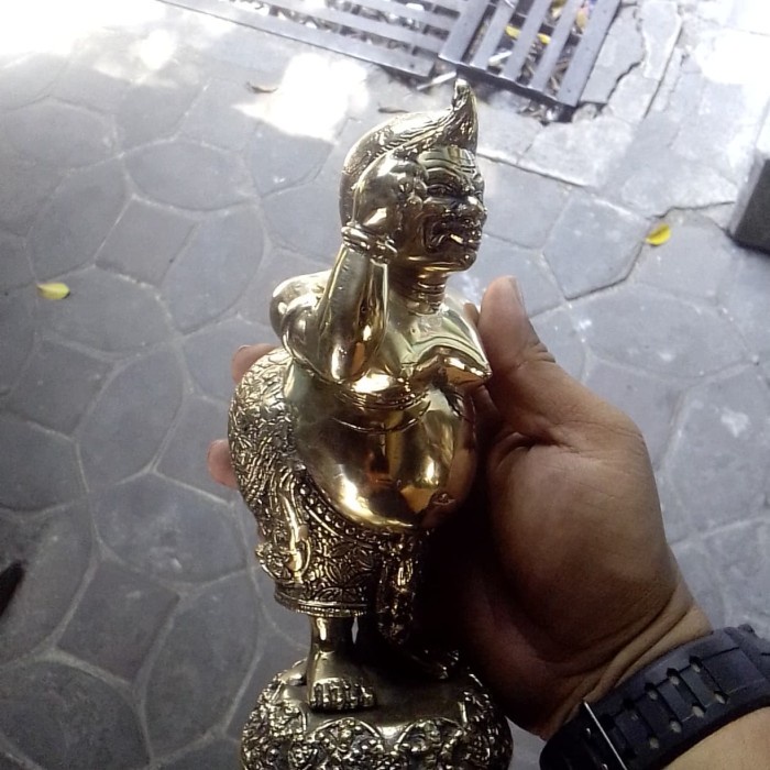 Althis- Patung Semar Badrayana Kuningan