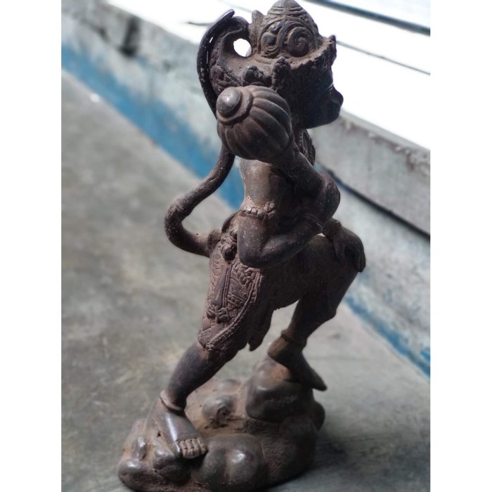 Althis- Koleksi Patung Dewa Kera Antik