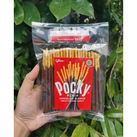 

Elvira- Ready Pocky Coklat Snack Kiloan Asli 150Gr Snack Repack Murah Surabaya