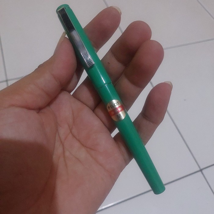 

Terlaris Fountain Pen Pilot Medium Gold Nib Vintage Mint Condition Nos Japan