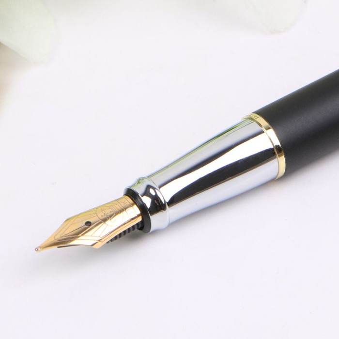 

Terlaris New High Quality Black Fountain Pen 22Kgp M Nib Set New
