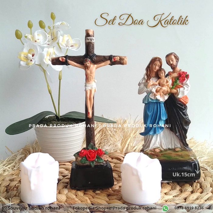 SET DOA KATOLIK/PATUNG KELUARGA KUDUS/SALIB DUDUK/LILIN ELEKTRIK